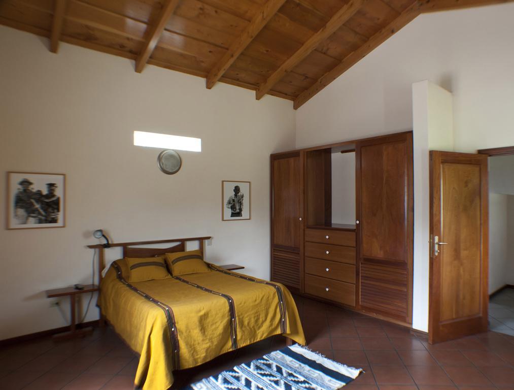 Chez Daniel Bed & Breakfast Antigua ภายนอก รูปภาพ